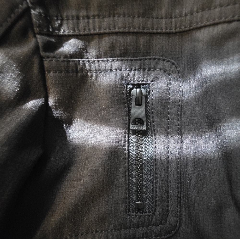 GUESS Black Kid's Bomber Jacket with Zip Pockets Size 4t - Picture 5 of 9